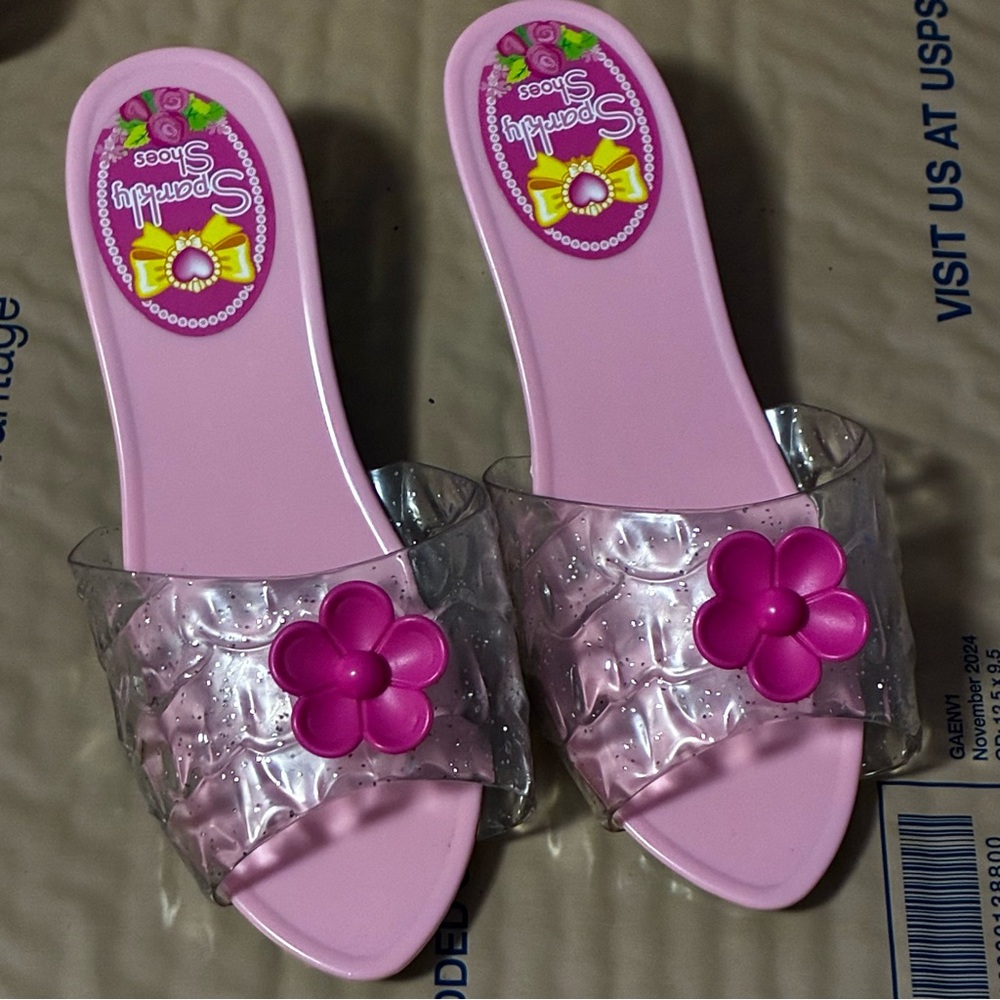 Disney Princess Heart-Shaped Pink Learning Laptop+Princess Mug+Slippers - Picture 8 of 8